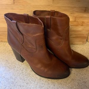 Frye Myra Bootie Suede Boot, Redwood Size 9.5